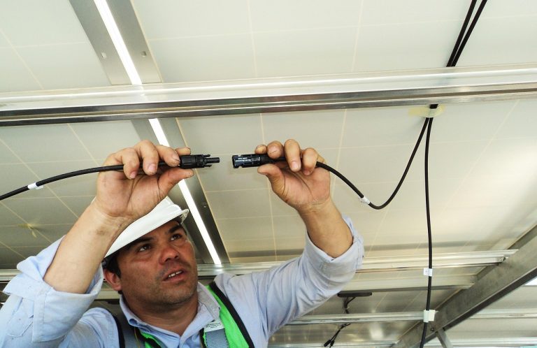 installation, câblage, électricité, électrique, technicien, la technologie, service, réparer, tension, énergie, ouvrier, travailler, la fourniture, maintenance, photovoltaïque, panneau, écologie, technicien, technicien, technicien, technicien, technicien