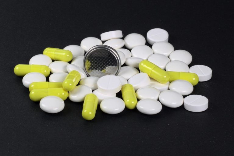 comprimés, médicament, des médicaments, batterie, énergie, santé, puissance, nutrition, équilibre, traitement, gélules