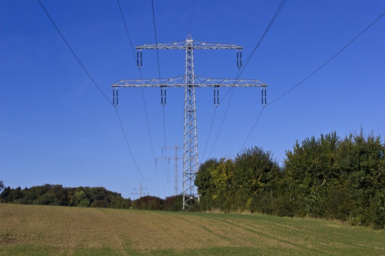 pylônes électriques, ligne électrique, haute tension, électricité