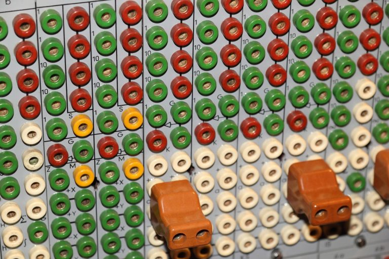 analogique, ordinateur, la technologie, les paramètres, calculs, programmation, câblage, bornes, brancher