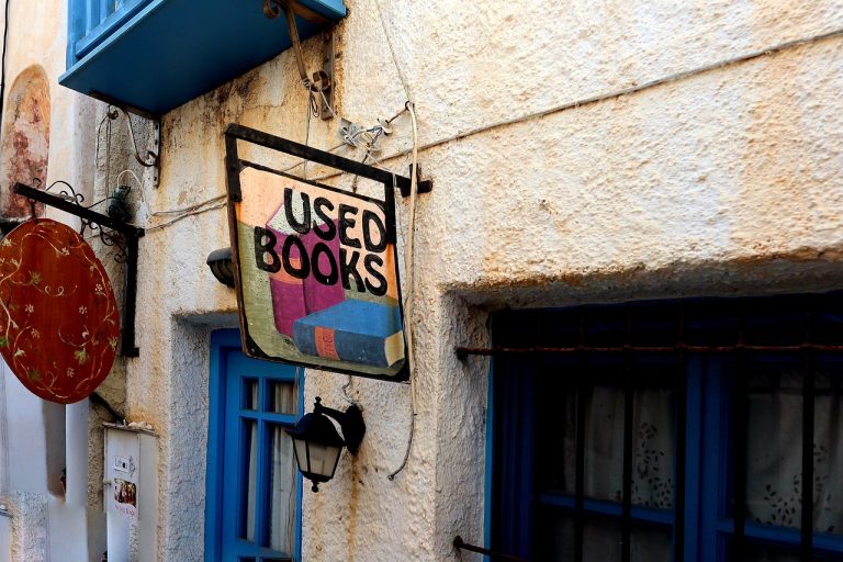 un livre, livres, librairie, antiquariat, panneau de porte, littérature, grèce