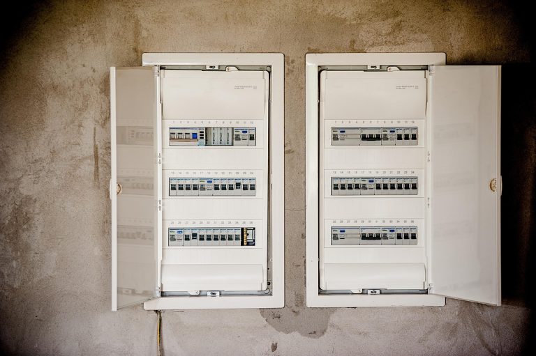 électrique, électricité, bâtiment, constructeur, réparation, sécurité, entreprise, imeuble, usine, professionnel, mécanique, outils, travail, travailler, la production de, l'industrie, industriel, développement