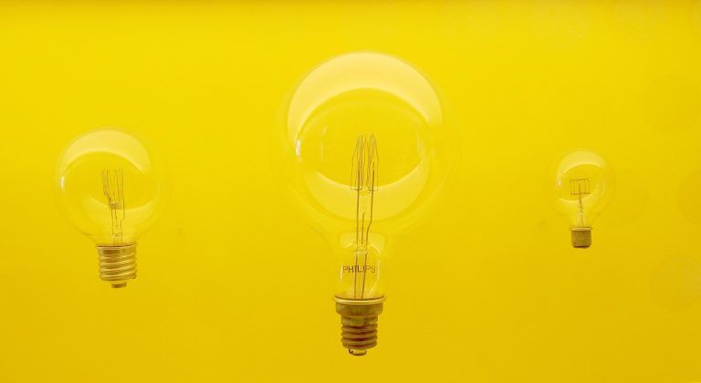 lampe, idée, jaune, philippe, edison, ampoule, léger, électrique, électricité, énergie, puissance, solution, entreprise, créatif, brillant, symbole, inspiration, éclairage, invention, innovation, verre, conception, la technologie, briller, en pensant, pense, phare, jaune d'affaires, jaune de la technologie, lumière jaune, jaune de la pensée, verre jaune, l'énergie jaune, design jaune, le jaune de l'entreprise, des lunettes jaunes, jaune pense, jaune créatif, d'alimentation jaune, jaune idée, le jaune de l'innovation, jaune inspiration, lampe jaune, feux jaunes
