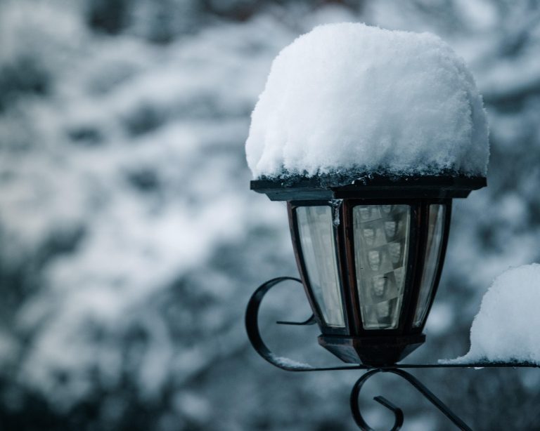 hiver, neige, borne lumineuse, du froid, nature, blanche, fantaisie, gelé, hivernal, la glace, gel, jour de neige, torche, flocon de neige, la magie, glacé, geler, janvier, islande, email bleu, blue magic