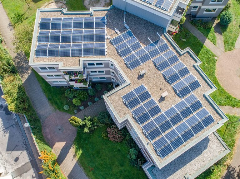 solaire, énergie solaire, énergie renouvelable, énergie, électricité, courant vert, durable, renouvelable, mieterstrom, les coopératives, biens, bloc d'alimentation, transition énergétique, photovoltaïque, système solaire, système photovoltaïque, climat, protection du climat, protection environnementale, changement climatique, les municipalités, l'électricité verte, eco, génie de l'environnement, énergie solaire, photovoltaïque, photovoltaïque, photovoltaïque, photovoltaïque, photovoltaïque