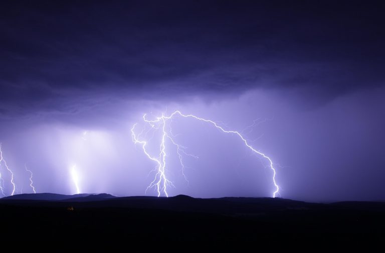 éclat, orage, les monts métallifères, nature, éclair, tempête, ciel de nuit, temps orageux, conditions météorologiques, ciel, nuit, foncé, orage d'été, électricité, tonnerre, des nuages, pluie
