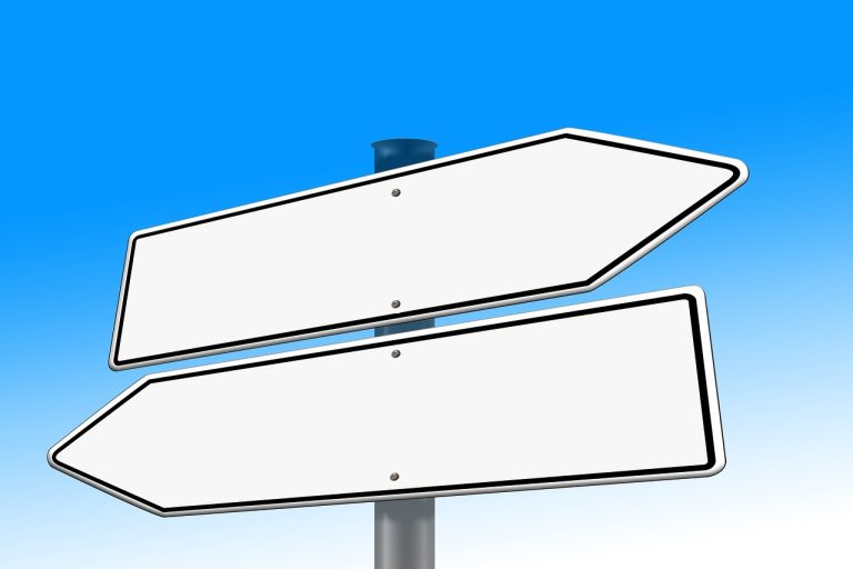 droite, la gauche, un avis, panneaux de signalisation, direction, décision, carrefour, opposé à, signer, la flèche, panneau de signalisation, circulation, poteau indicateur, marquage, décider, décision, carrefour, carrefour, carrefour, carrefour, carrefour
