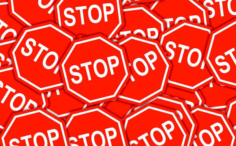 arrêt, alliage, signer, panneau de signalisation, rue, panneaux, pôle, arrêter, trafic, marquage, marque, attention, mouvements, droit