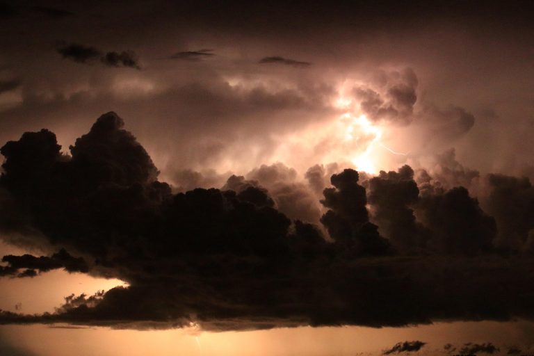 tempête, éclair, ciel, des nuages, orage, conditions météorologiques, nature, tonnerre, dramatiques, électricité