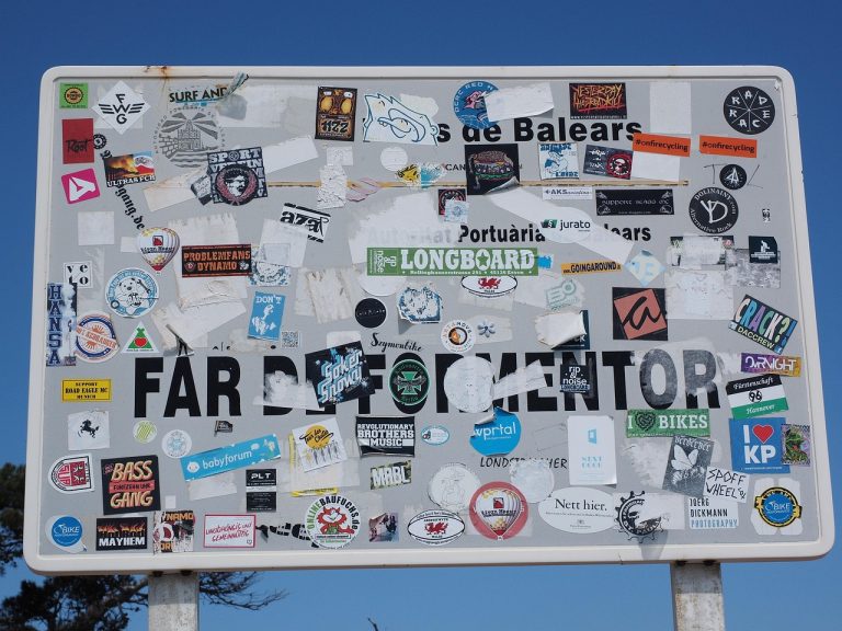signer, panneau de signalisation, cap formentor, collé, autocollant, majorque
