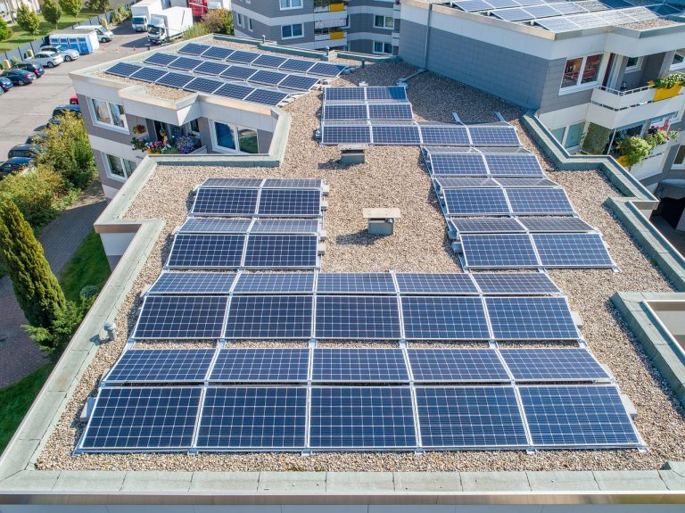 solaire, énergie solaire, énergie renouvelable, énergie, électricité, durable, renouvelable, mieterstrom, les coopératives, biens, bloc d'alimentation, transition énergétique, photovoltaïque, système solaire, système photovoltaïque, climat, protection du climat, protection environnementale, changement climatique, les municipalités, l'électricité verte, eco, génie de l'environnement, photovoltaïque, photovoltaïque, photovoltaïque, photovoltaïque, photovoltaïque, changement climatique