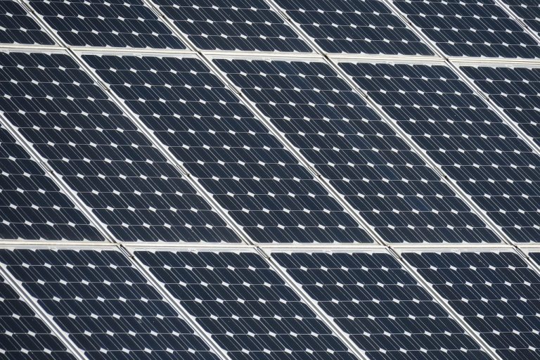 panneau solaire, énergie solaire, système solaire, cellules solaires, la production d'énergie, énergie, transition énergétique, photovoltaïque, système photovoltaïque