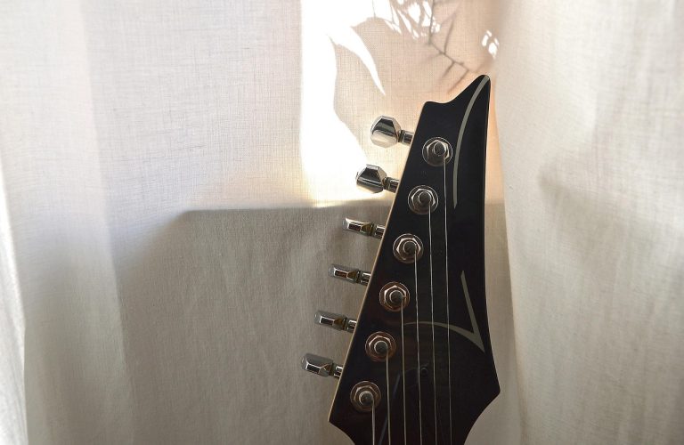 guitare, guitare électrique, instrument à cordes, instrument de musique, électrique, musique rock, jupe, guitare rock, ibanez, détail, fermer