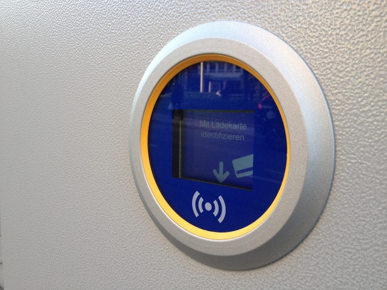 e mobilité, mobilité électrique, colonne de chargement, station de recharge, chargement de la carte, identification, sans contact, nfc, nfc, nfc, nfc, nfc, nfc