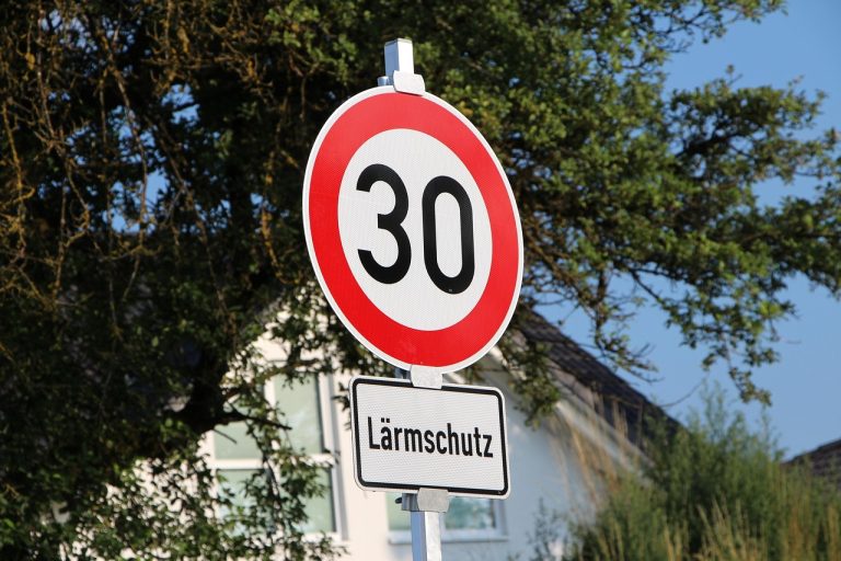 signer, panneau de signalisation, protection contre le bruit, un avis, circulation