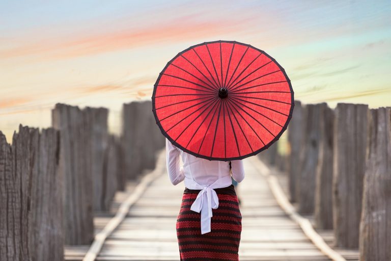 parapluie, femme, promenade, parasol, asie, pont, fille, en plein air, femme asiatique, jetée, protection solaire, parapluie, parapluie, femme, asie, asie, asie, asie, asie, pont