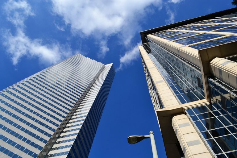 gratte-ciel, immeuble de bureaux, lampadaire, contemporain, moderne, ciel, fond d'écran complet hd, les articles de verre, entreprise, les fenêtres, fond de ciel, des nuages, ciel bleu, blanche, transparent, grand, en levant, arrière-plans sympas, perspective, hauteurs, fonds d'écran, extérieur, bleu, l'été, léger, haute, fond d'écran 4k 1920x1080, ciels, verre, quartier financier, downtown houston, houston, fond d'écran d'ordinateur portable, texas, paysage urbain, magnifique, wow, succès, incroyable, contexte, image gratuite, commercial, immobilier, investissement, brillant, ensoleillement, fond d'écran hd, le printemps, coloré, lumière du jour, superstructure, ziggourat, beau fond d'écran, cadre, édifice, ériger, érection, occuper, vision, arrière-plan gratuit, motivation, éducation, bâtiments commerciaux, structure, électricité, la technologie, puissance, énergie solaire, panneau, industrie, avenir, futuriste, vue, façade, appartement, biens, société, croissance, développement, nouveau, rencontre, nature, construction, fond d'écran mac, domicile, loger, pile, fond d'écran gratuit, économiseur d'écran, buts, ensemble, bleu, affaires, blue office, bleu à la maison, maison bleue, le bleu de l'éducation, bleu de réunion, fond d'écran windows, bâtiment bleu, le bleu de la construction, fenêtre bleue, email bleu, nouvelles bleues, bleu de motivation, fond d'écran 4k, verre bleu, bleu avenir, l'énergie bleue, la croissance bleue, compagnie bleue, bleu de conférence, bleu soleil, verres bleus, blue power, blue vision, bleu nouveau, bleu ensemble, lampe bleu, le bleu de l'industrie
