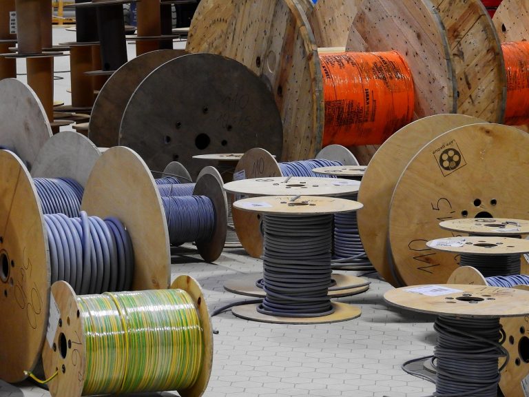 câbles, câble, enrouleur de câble, électricité, ligne électrique, énergie, la technologie, électrique, électricien, artisanat, bricoleur, industrie, investissement, anlagentechnik, imeuble