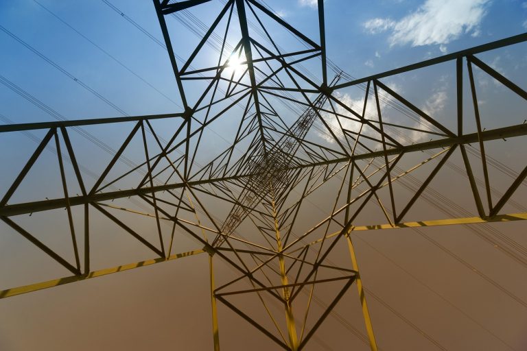 industrie, poteau électrique, ligne électrique, pylône haute tension, la technologie, a volé, électricité, performances, tension, énergie, structure, ligne fixe, les lignes électriques, haute tension, pylônes électriques, bloc d'alimentation, câble, lignes aériennes, symétrie, symétrique, construction, industrie, industrie, industrie, industrie, industrie, électricité, électricité, énergie, énergie, énergie, énergie
